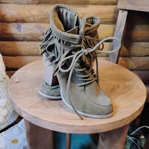 Gianni Bini Brown Leather Fringe Pointy Ankle Western Boots BootiesGianni Bini